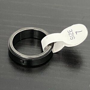 Stainless Steel Spinner Ring (size 7)